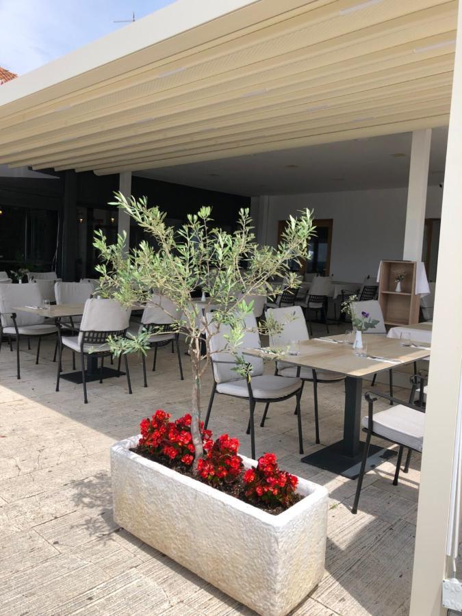 Šangulin Palace Vera Biograd Na Moru Exterior foto